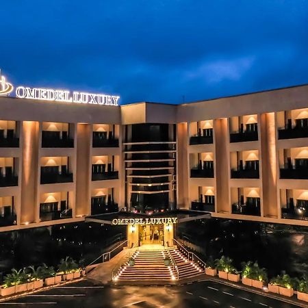 Omedel Luxury Hotel Енугу Екстериор снимка