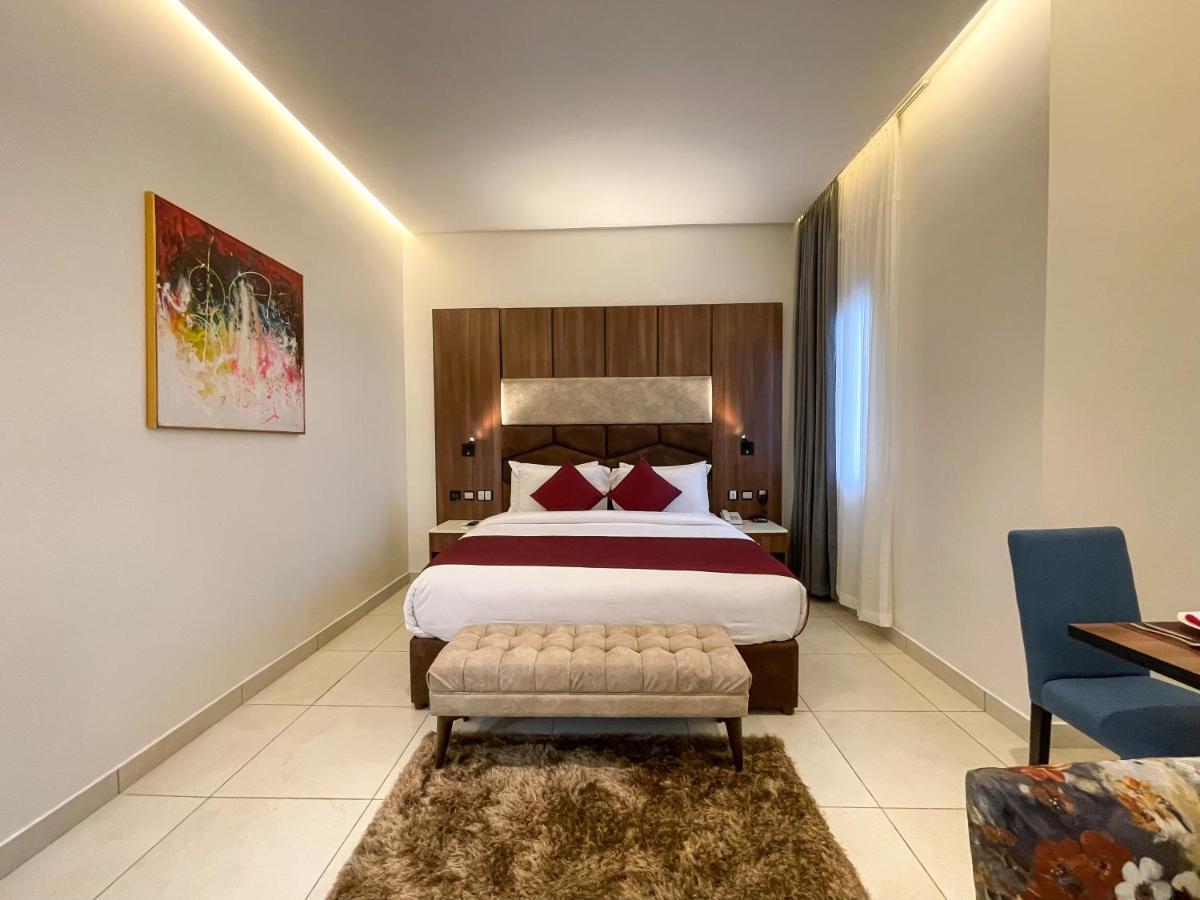 Omedel Luxury Hotel Енугу Екстериор снимка