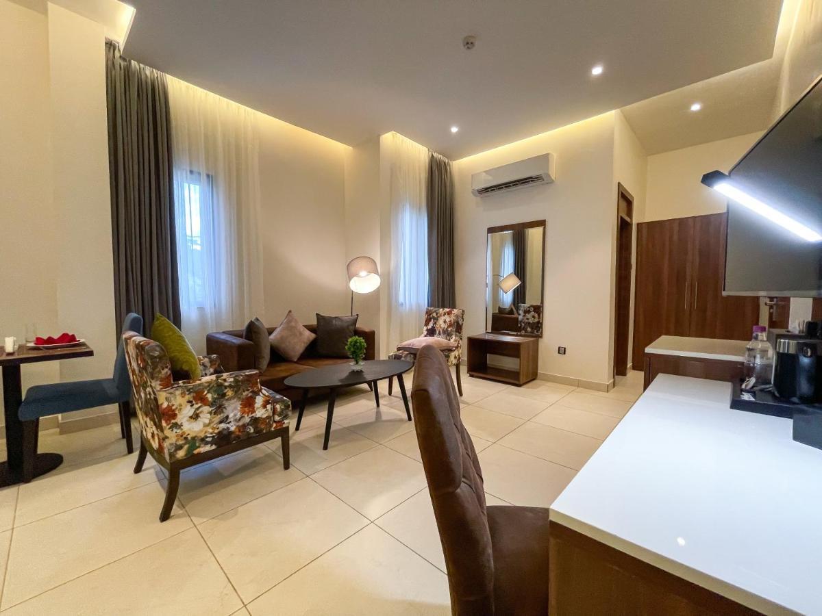 Omedel Luxury Hotel Енугу Екстериор снимка