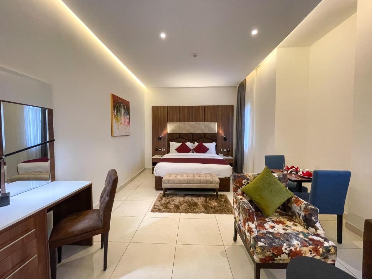 Omedel Luxury Hotel Енугу Екстериор снимка