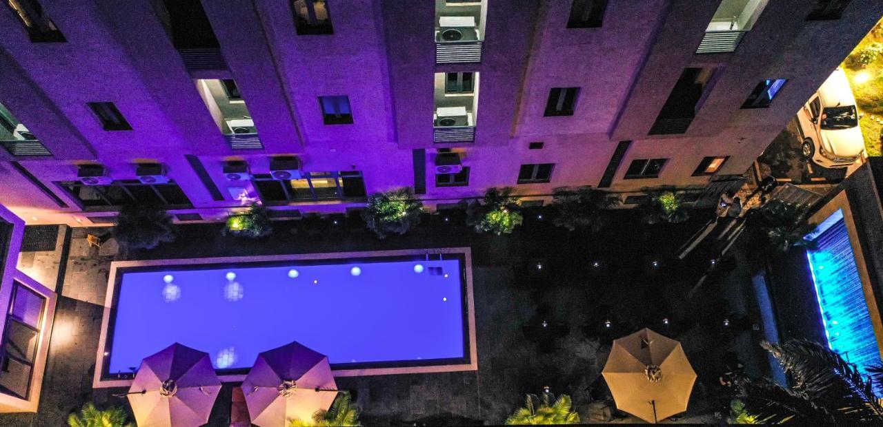 Omedel Luxury Hotel Енугу Екстериор снимка