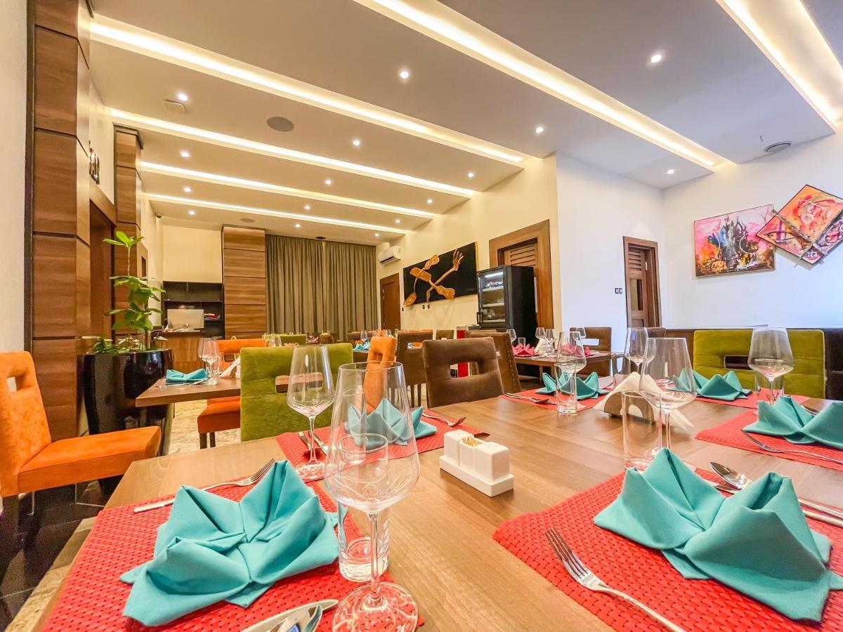 Omedel Luxury Hotel Енугу Екстериор снимка