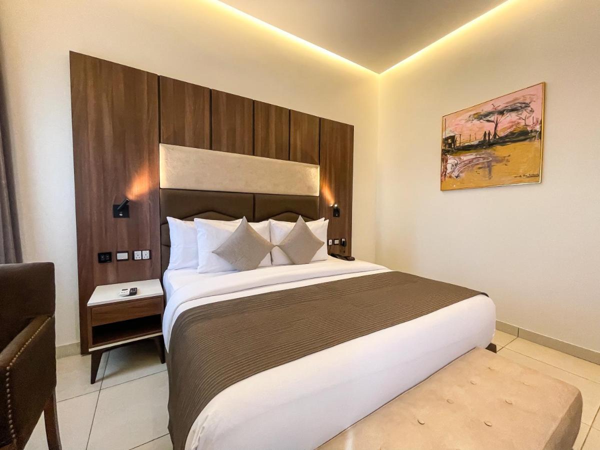 Omedel Luxury Hotel Енугу Екстериор снимка